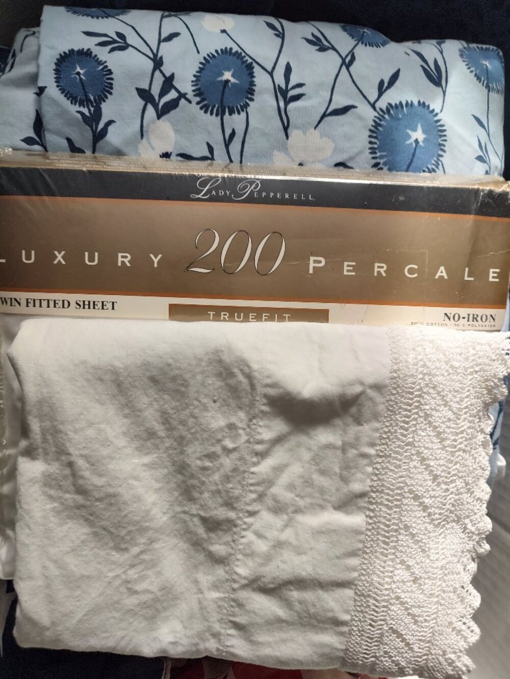 Twin Sheet set (Martha Stewart and Lady Pepperell)